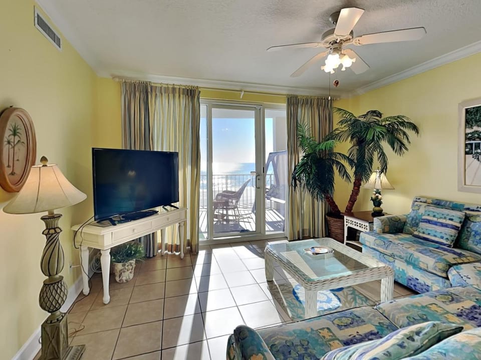 Twin Palms 405 Apartment in Long Beach