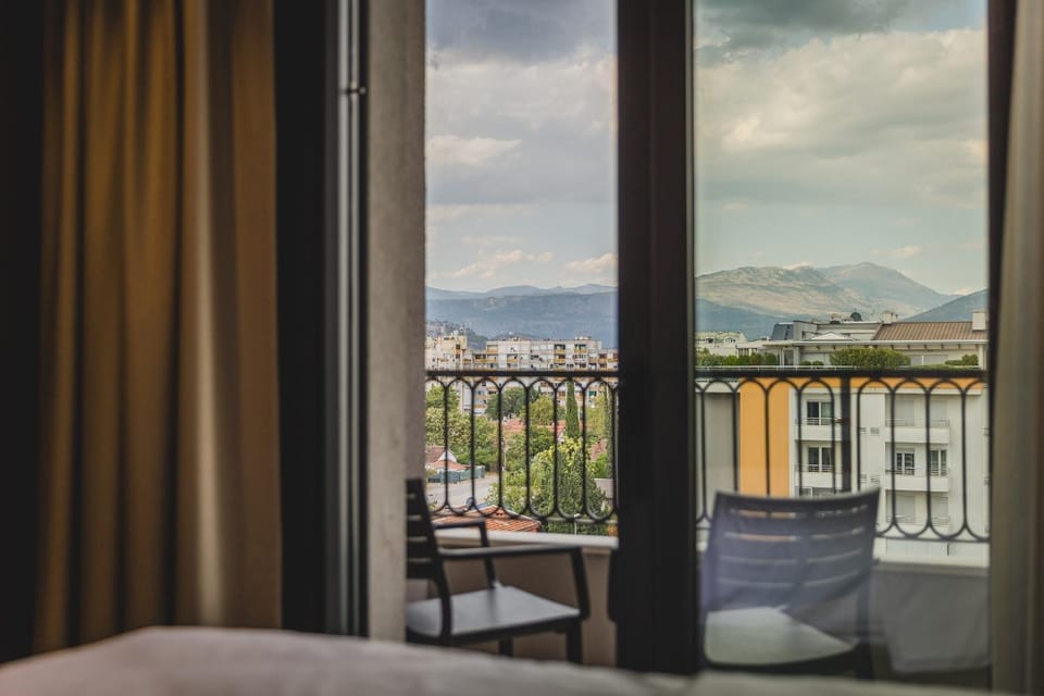 View (from property/room), Balcony/Terrace, City view