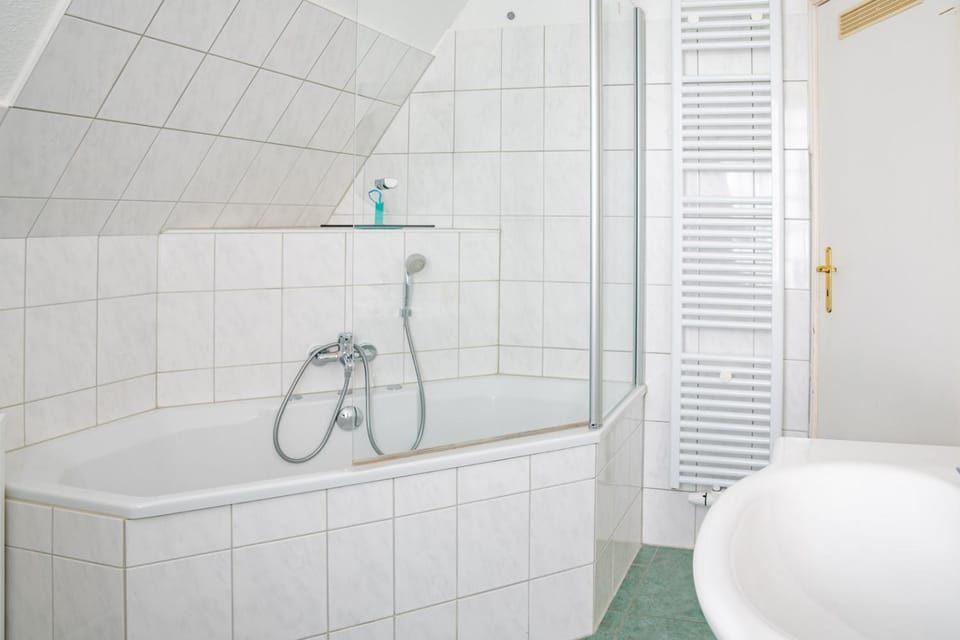 Bathroom, Bath