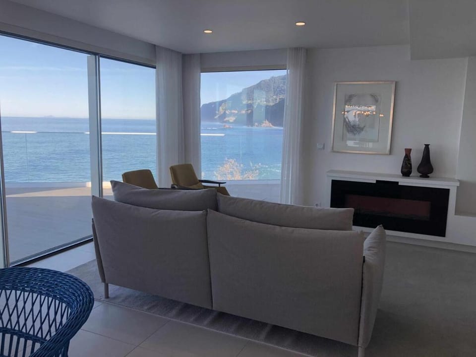 Casa Del Mar- Wonderfull Sea Views & Swimming Pool Villa in Madeira District