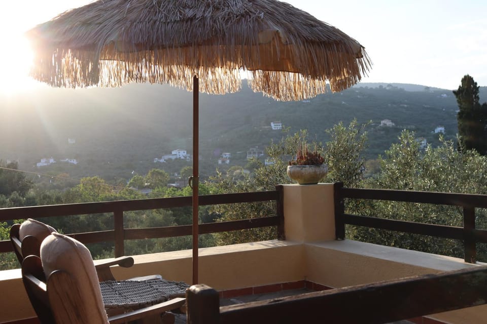 Balcony/Terrace, Mountain view