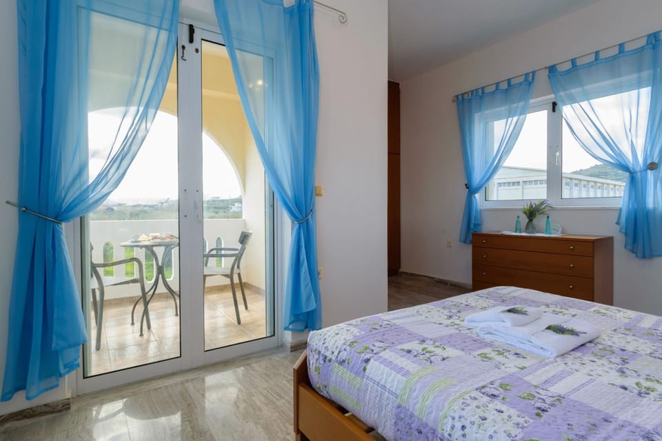 Bed, View (from property/room), Balcony/Terrace, Photo of the whole room, Bedroom