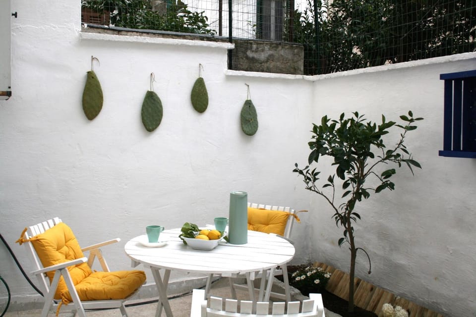 Willkommen in einem private garden Apartment in Bari