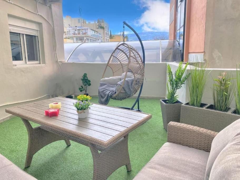 NEW AmazingLarge Luxury 4BR Suite/1min toAcropolis Apartment in Athens