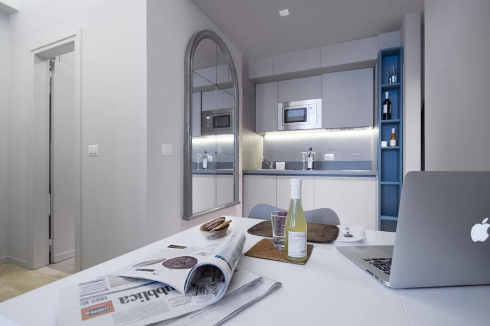 Kitchen or kitchenette, kitchen