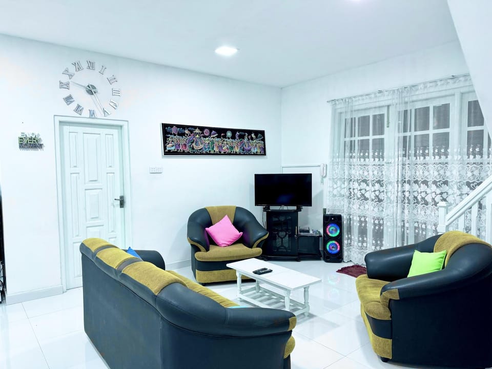 Karaoke, TV and multimedia, Living room