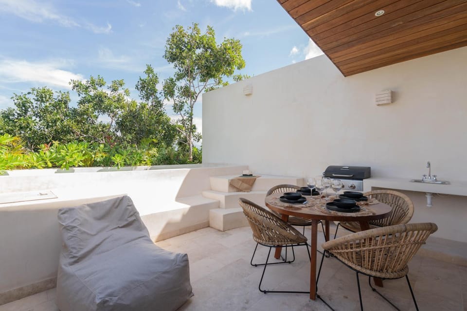 Balcony/Terrace, Swimming pool, Swimming pool