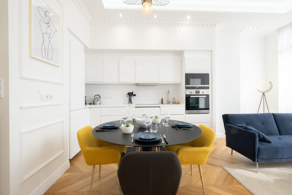 3-Br Apartment in the heart of downtown Apartment in Cannes
