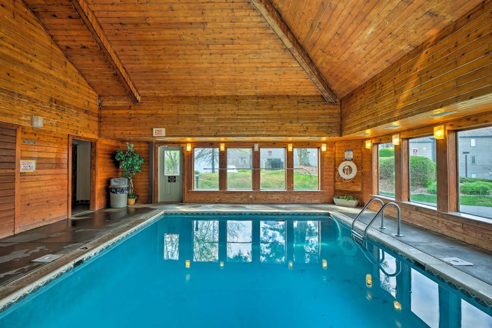 Balcony w/ Mtn, City View: Gatlinburg Summit Condo House in Gatlinburg