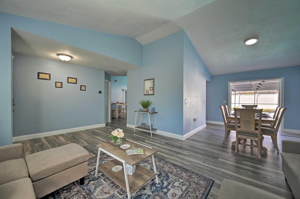 Port Richey Getaway w/ Lanai, Pool & Grill! House in Florida