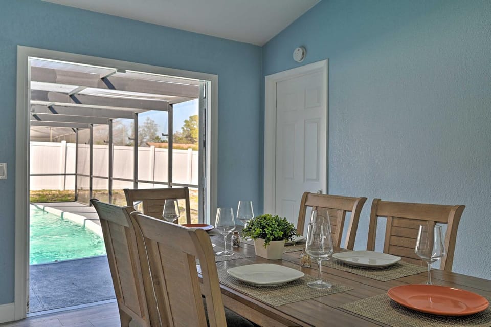 Port Richey Getaway w/ Lanai, Pool & Grill! House in Florida