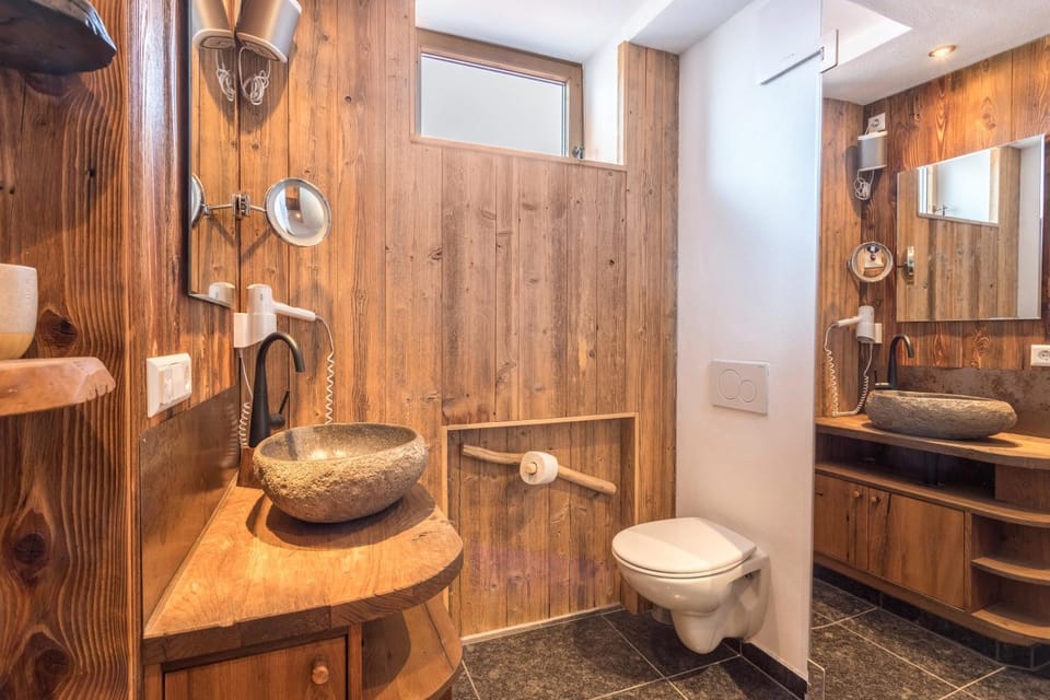 Bathroom, Living room