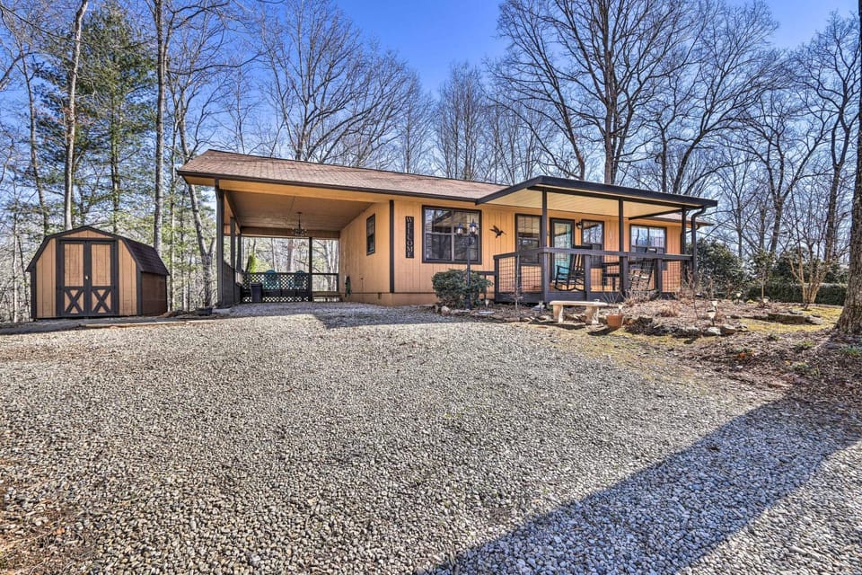 Unwind Fireside: Serene Murphy Escape w/ Hot Tub! House in Tennessee