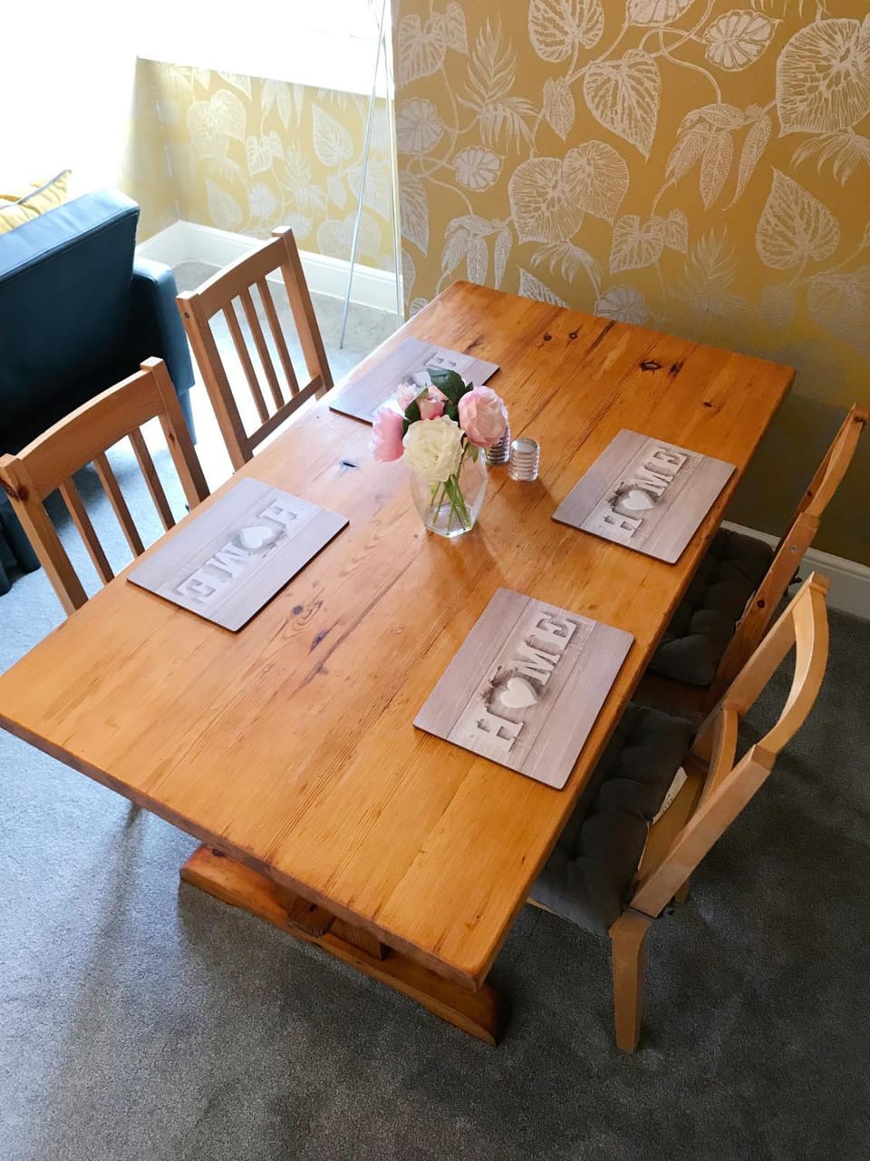 Seating area, Dining area