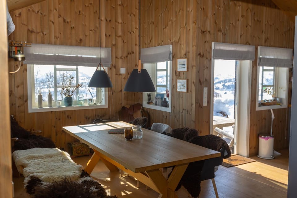 Seating area, Dining area