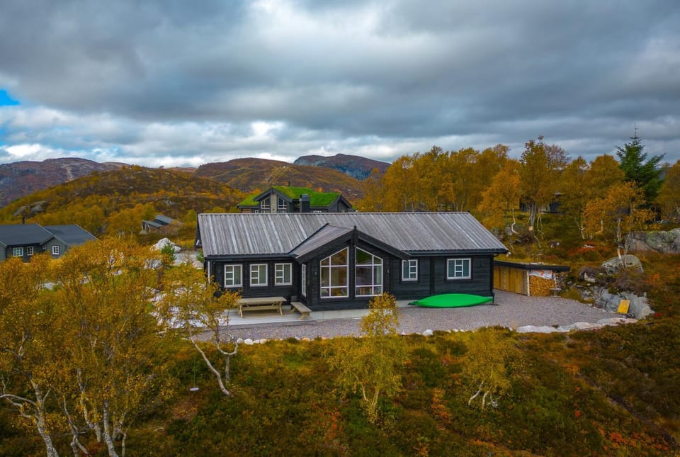 Property building, Day, Bird's eye view, Mountain view