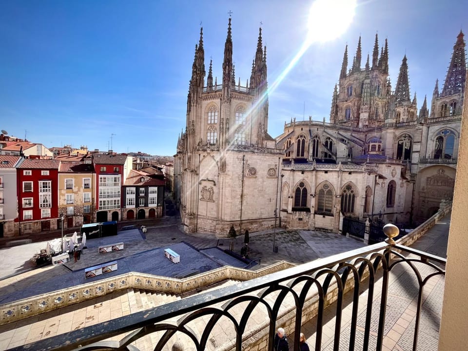 AtuaireHome Balcón con vistas a la Catedral de Burgos Apartment in Burgos