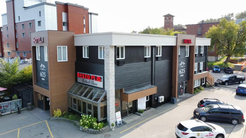 Property building, Day, Location, Parking