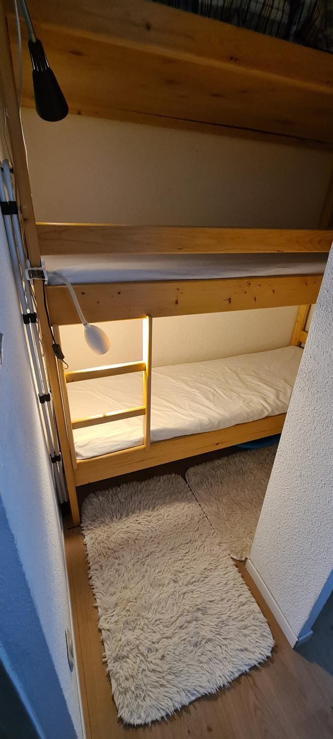 bunk bed