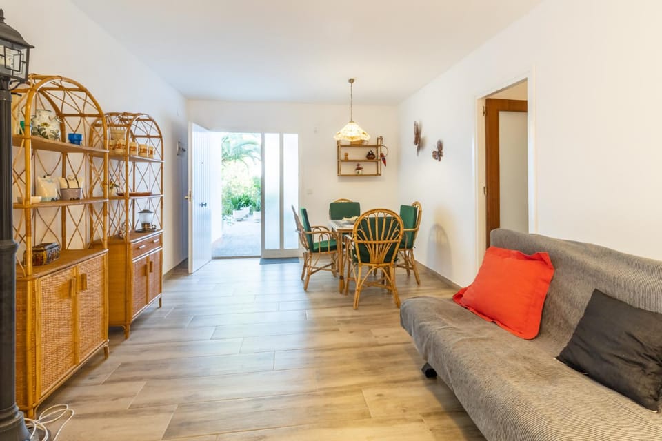 La Farella La Coma 61 - apartamento zona tranquila Apartment in Alt Empordà