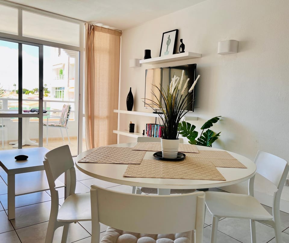 Yumbo Sunset Suite Tanife - Next to Yumbo Apartment in Maspalomas