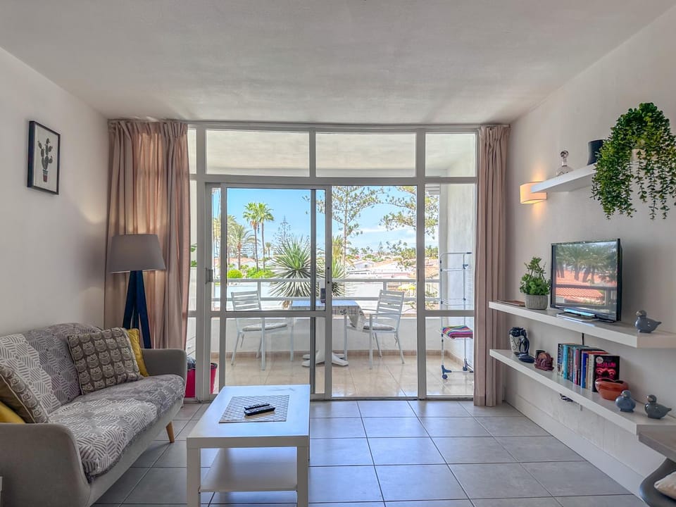 Yumbo Sunset Suite Tanife - Next to Yumbo Apartment in Maspalomas