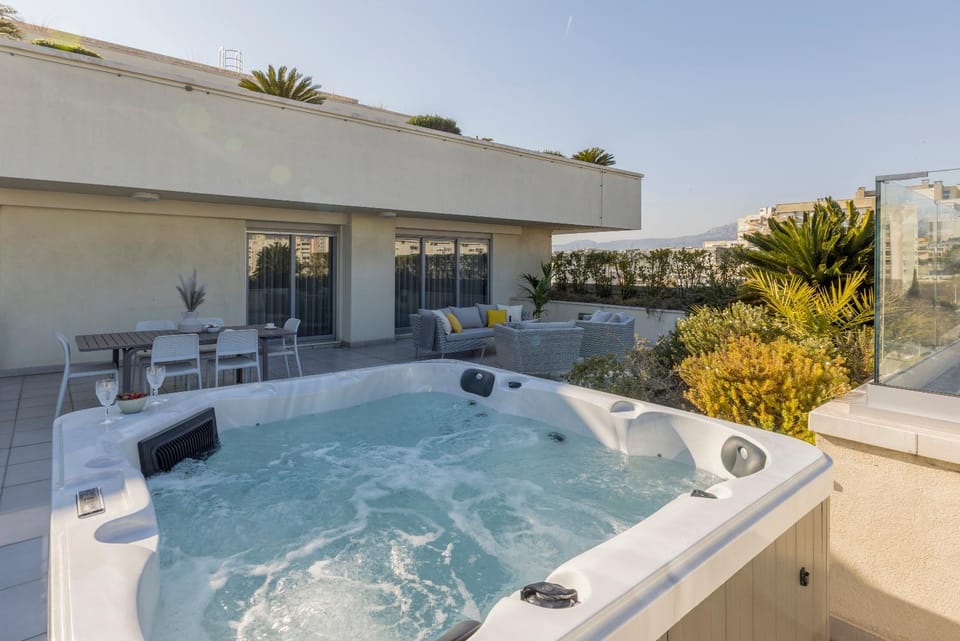 Massage, Spa and wellness centre/facilities