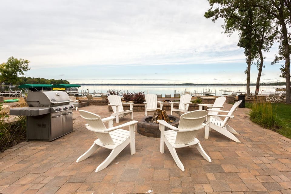 Patio, BBQ facilities, Balcony/Terrace, Lake view, Lake view