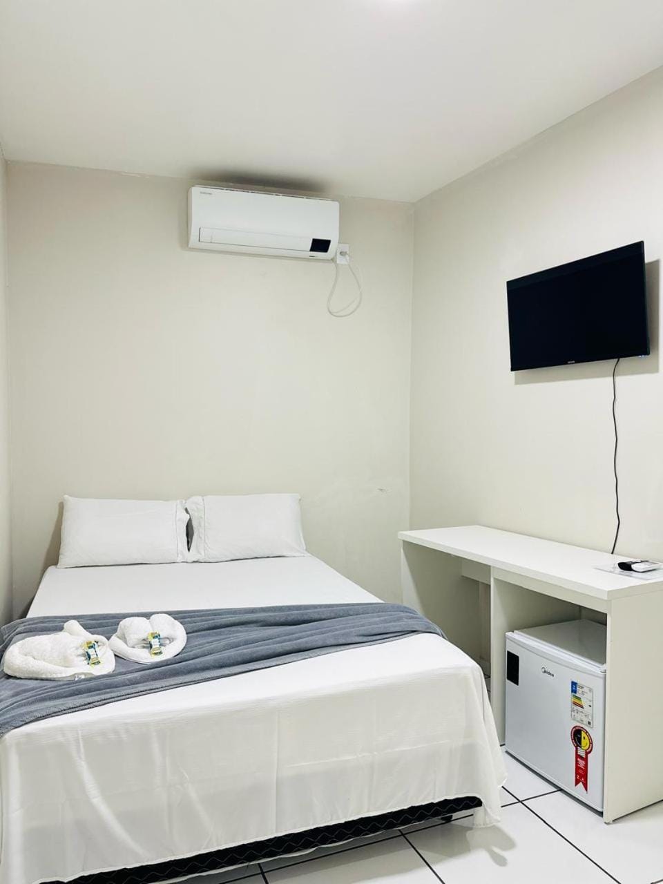 Bed, TV and multimedia, Photo of the whole room, minibar, towels, air conditioner