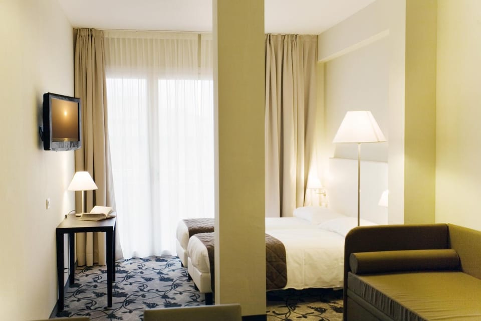 Living room, Photo of the whole room, Bedroom