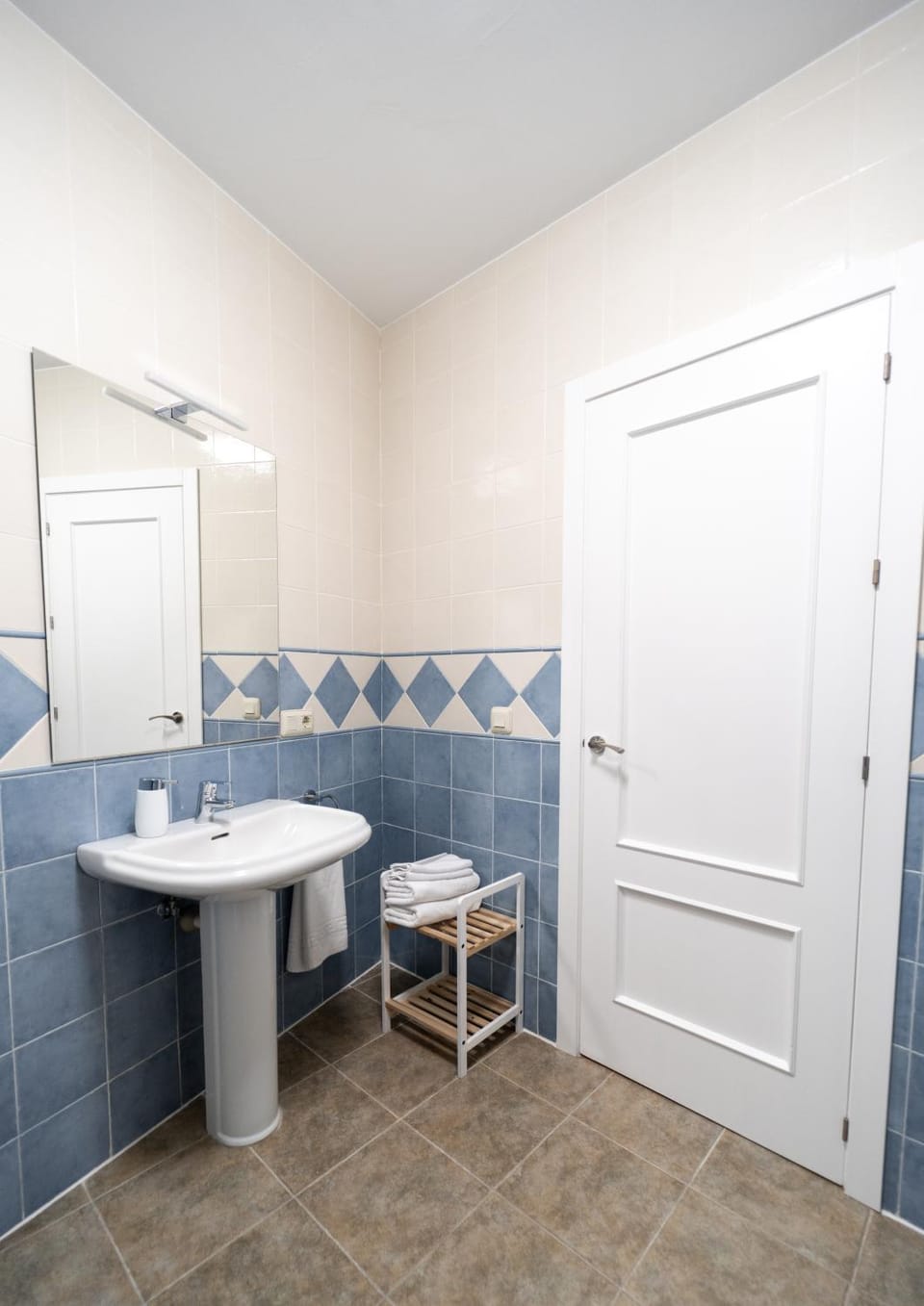 Bathroom, towels