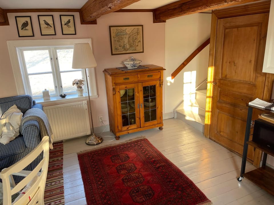 Cozy lodge at horse farm with lake and sauna House in Stockholm County