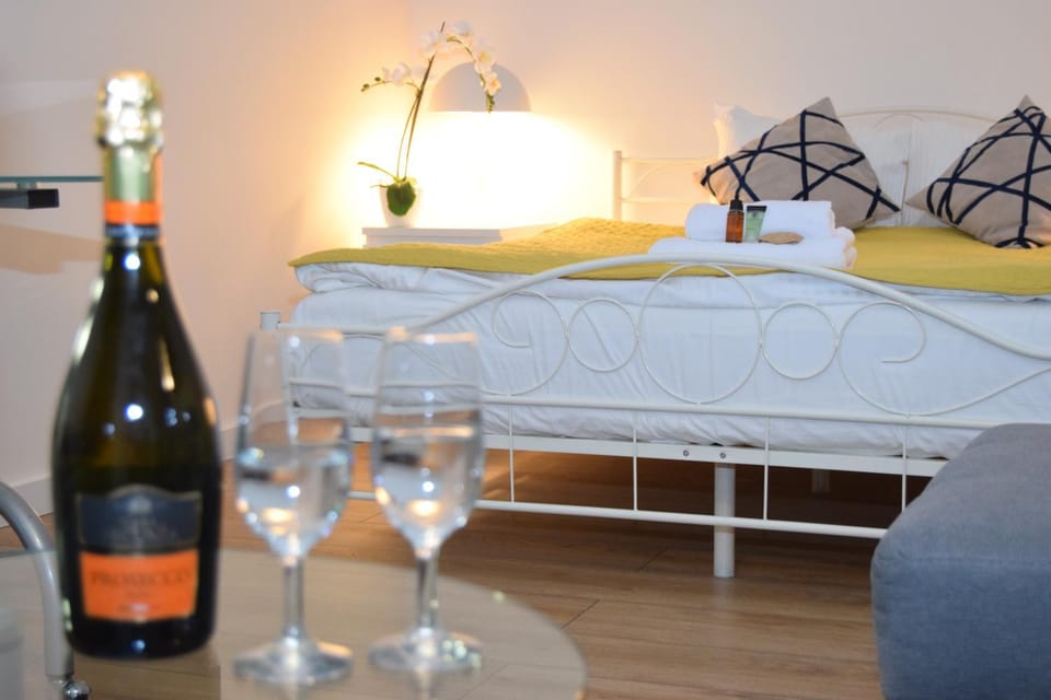 Be my Guest - Marszałkowska Studio - Center of Warsaw Subway Wi-Fi Apartment in Warsaw