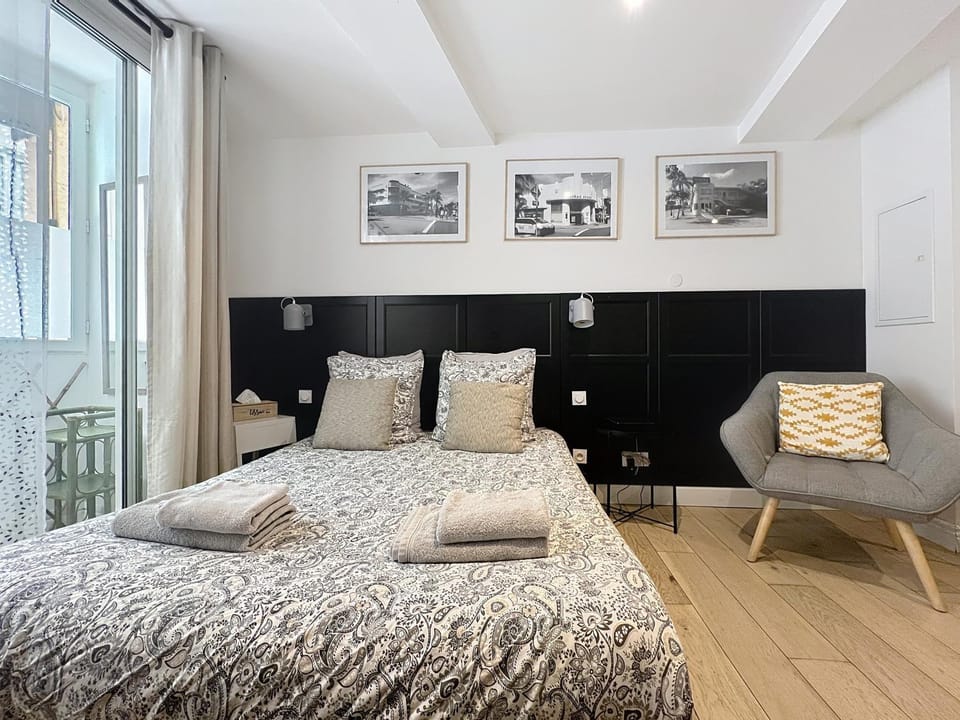 Bed, Bedroom