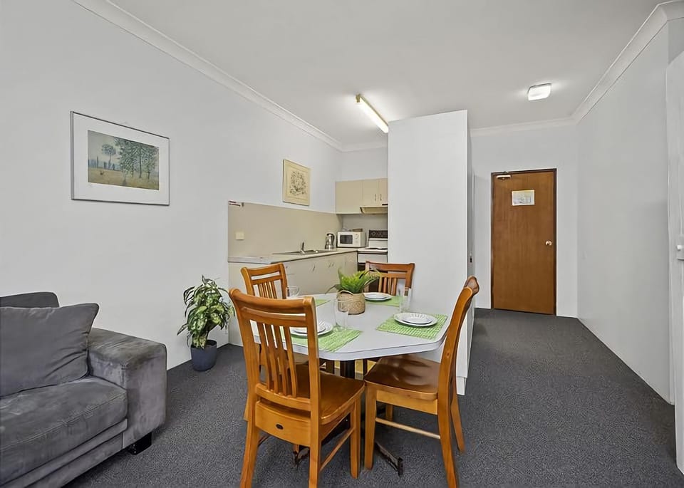 Coasters 9 Apartment in Middle Arm