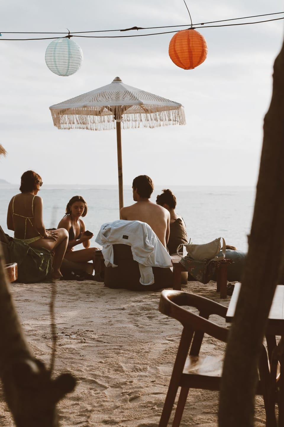 People, Natural landscape, Nightclub / DJ, Sea view