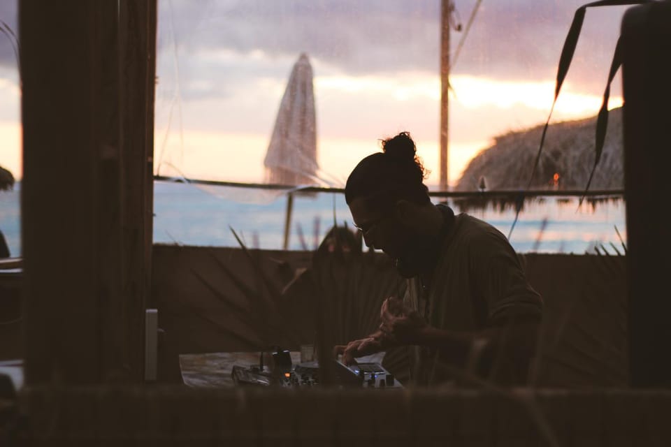 Nightclub / DJ, Lounge or bar, Food and drinks, Sunset