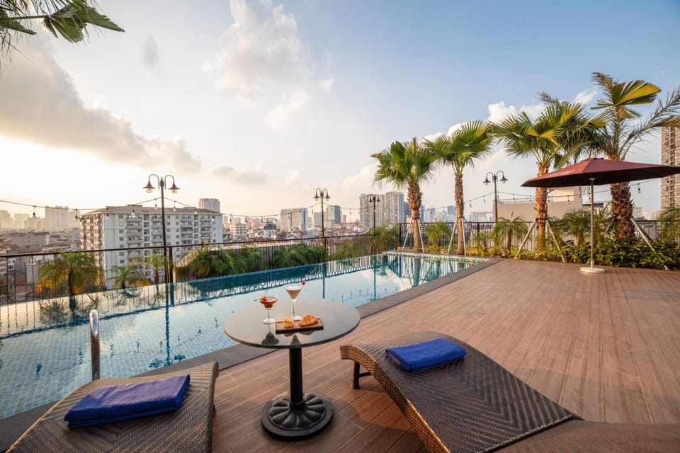 Property building, Patio, Day, View (from property/room), Balcony/Terrace, City view, Pool view, Swimming pool, Swimming pool, sunbed