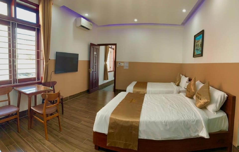 Bed, View (from property/room), Seating area