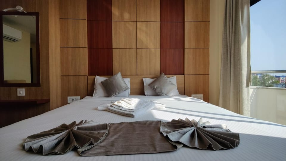 Bed, Bed, View (from property/room), Balcony/Terrace, Living room, Bedroom, Guests, Area and facilities, children, Family, furniture, furniture, internet, towels, towels, air conditioner, air conditioner