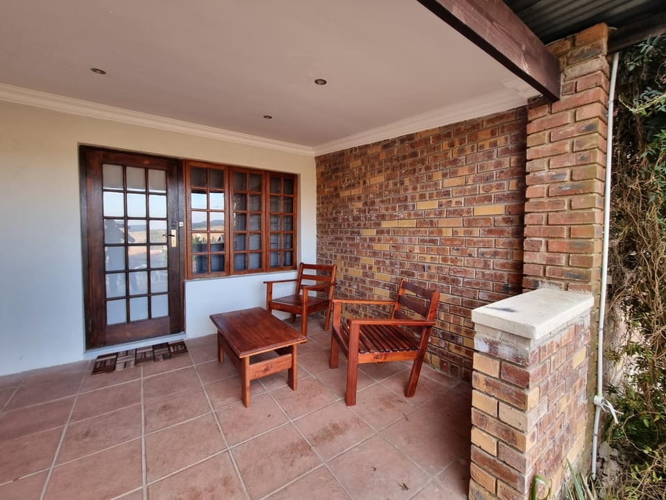 Valley View dullstroom - check in at The Highlander Hotel Motel in South Africa