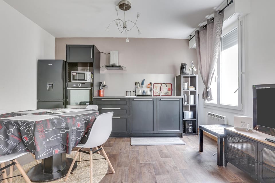 Kitchen or kitchenette, Other, Dining area