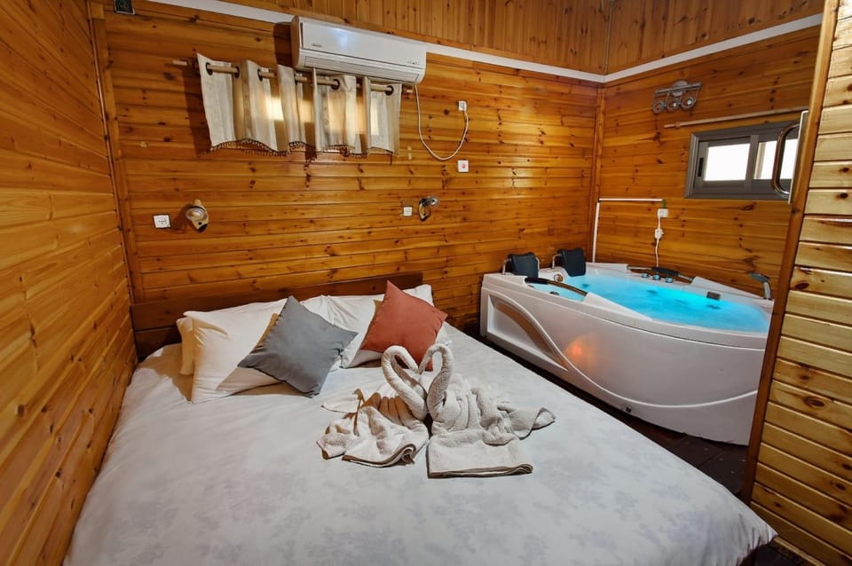 Bed, Hot Tub