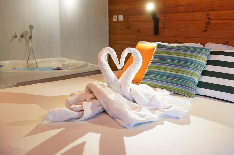 Bed, Hot Tub