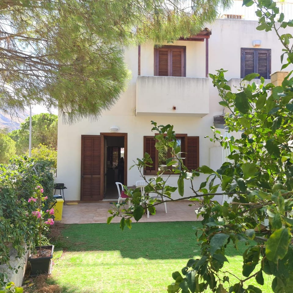 Property building, Garden