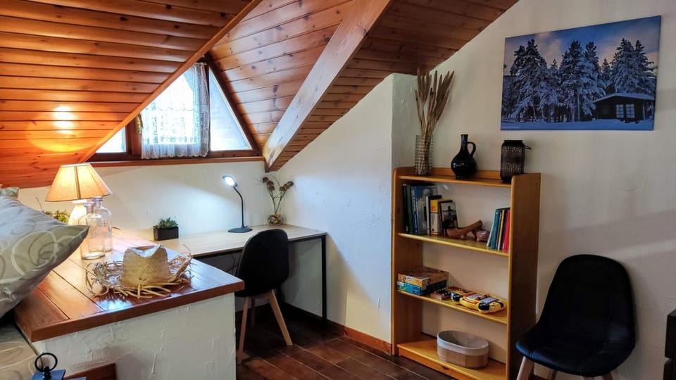 Library, Seating area, hair dresser