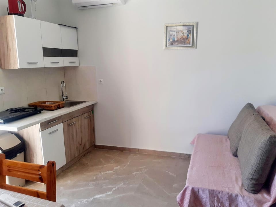Anna`s Apartments, 2 rooms Apartment in Argolis, Greece
