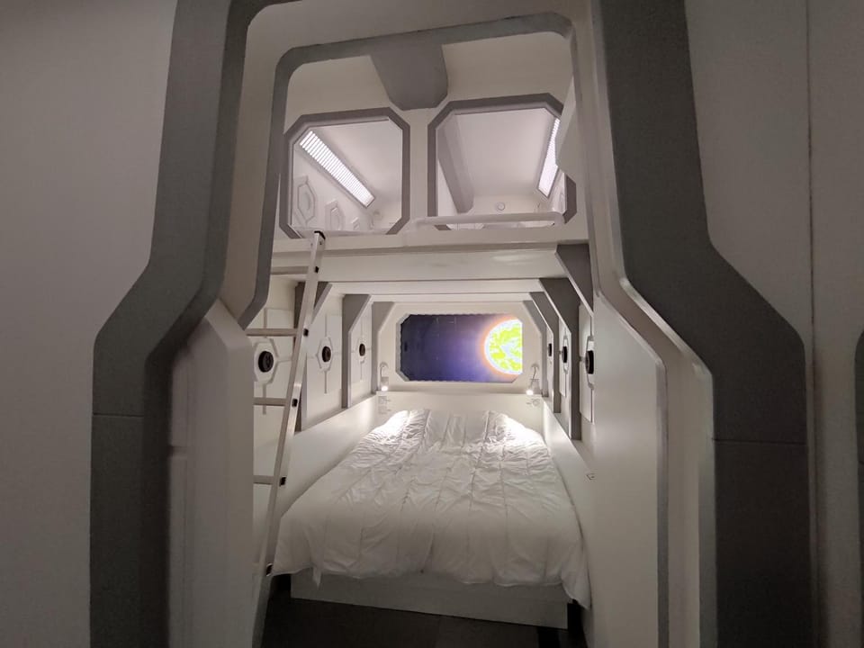 Space Lodge, vaisseau spatial - jeu type escape game Apartment in Lisieux