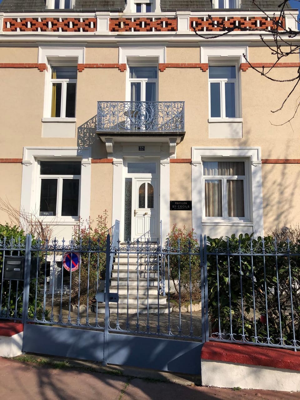Property building, Facade/entrance