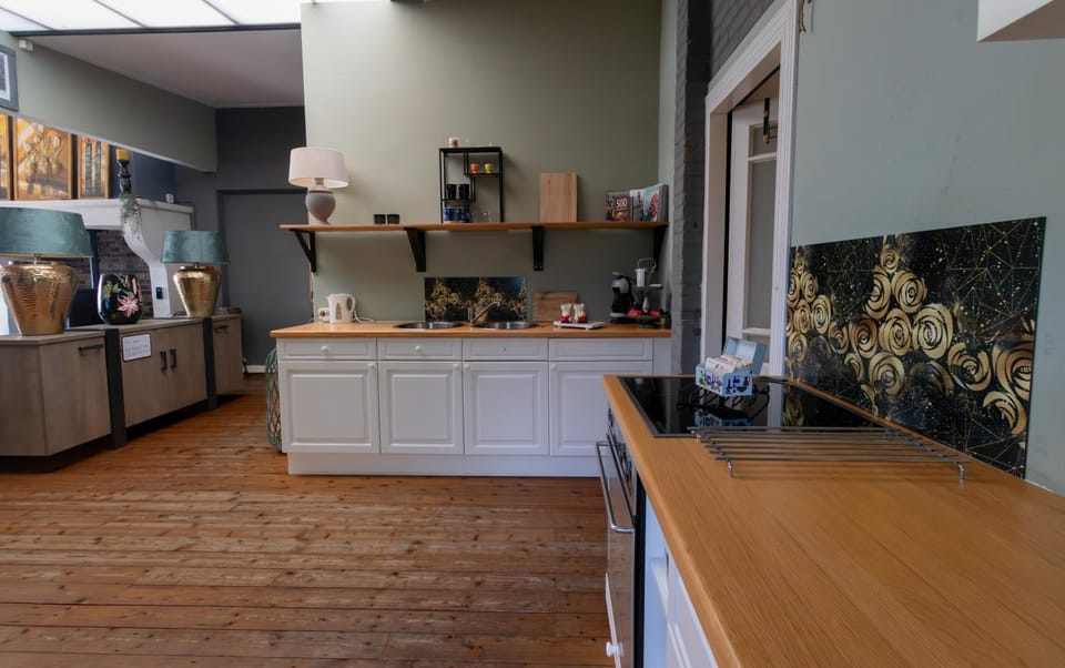 Kitchen or kitchenette, kitchen, kitchen
